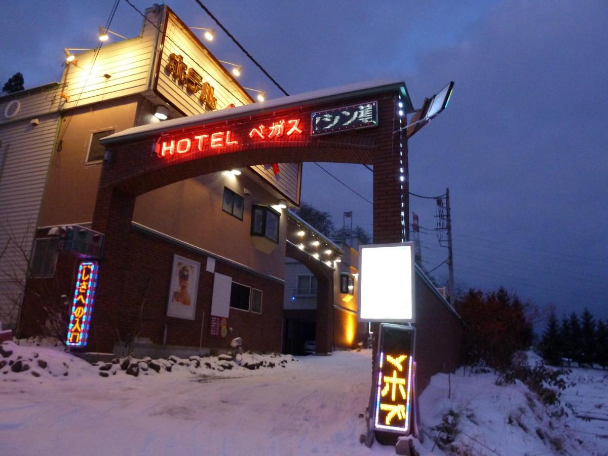 Hotel Vegas (Adults Only) Sapporo Bagian luar foto