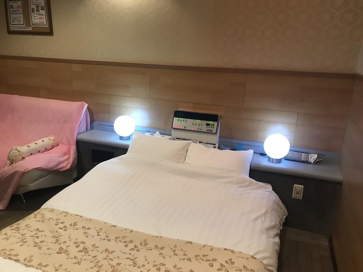 Hotel Vegas (Adults Only) Sapporo Bagian luar foto