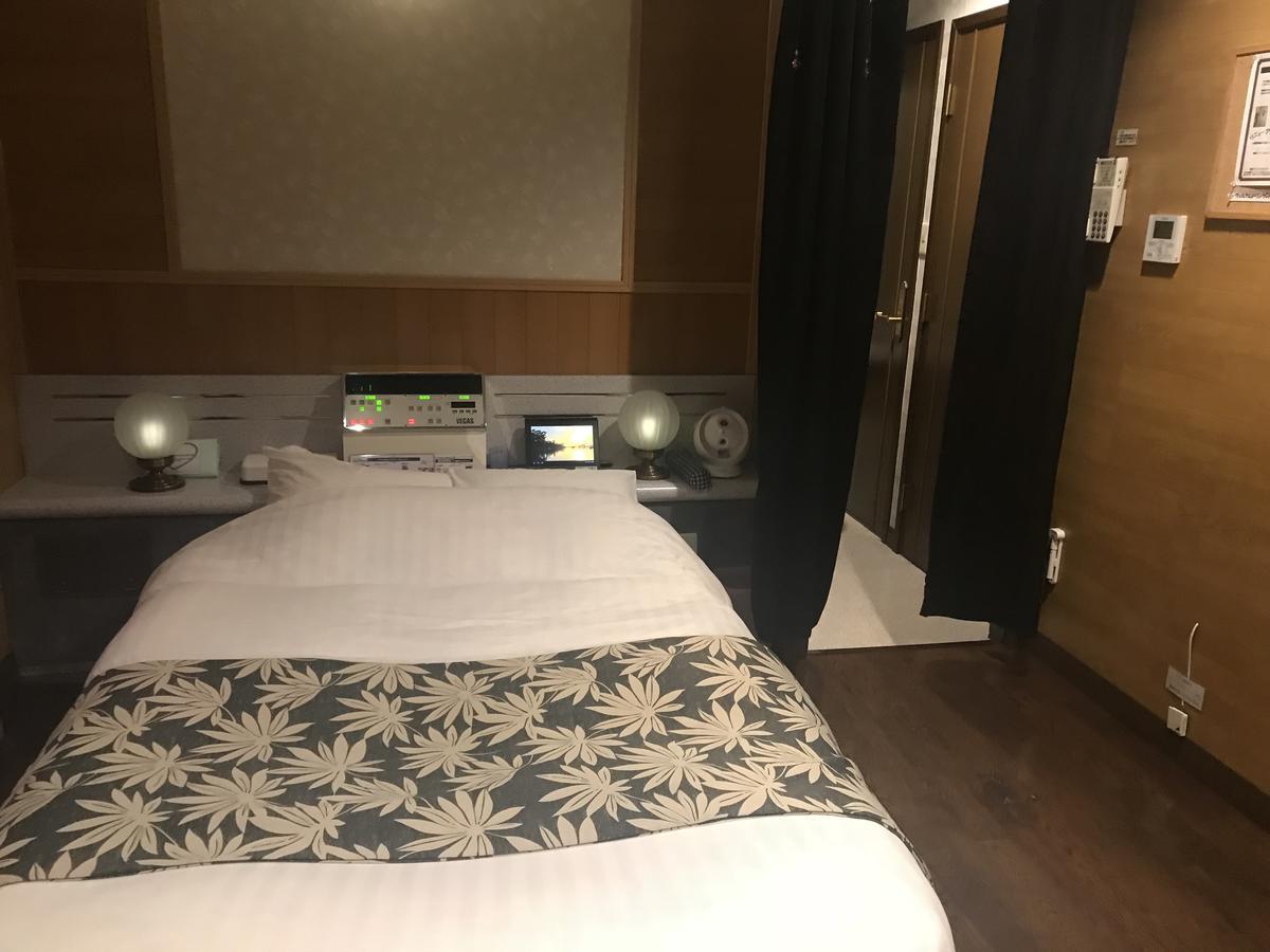 Hotel Vegas (Adults Only) Sapporo Bagian luar foto