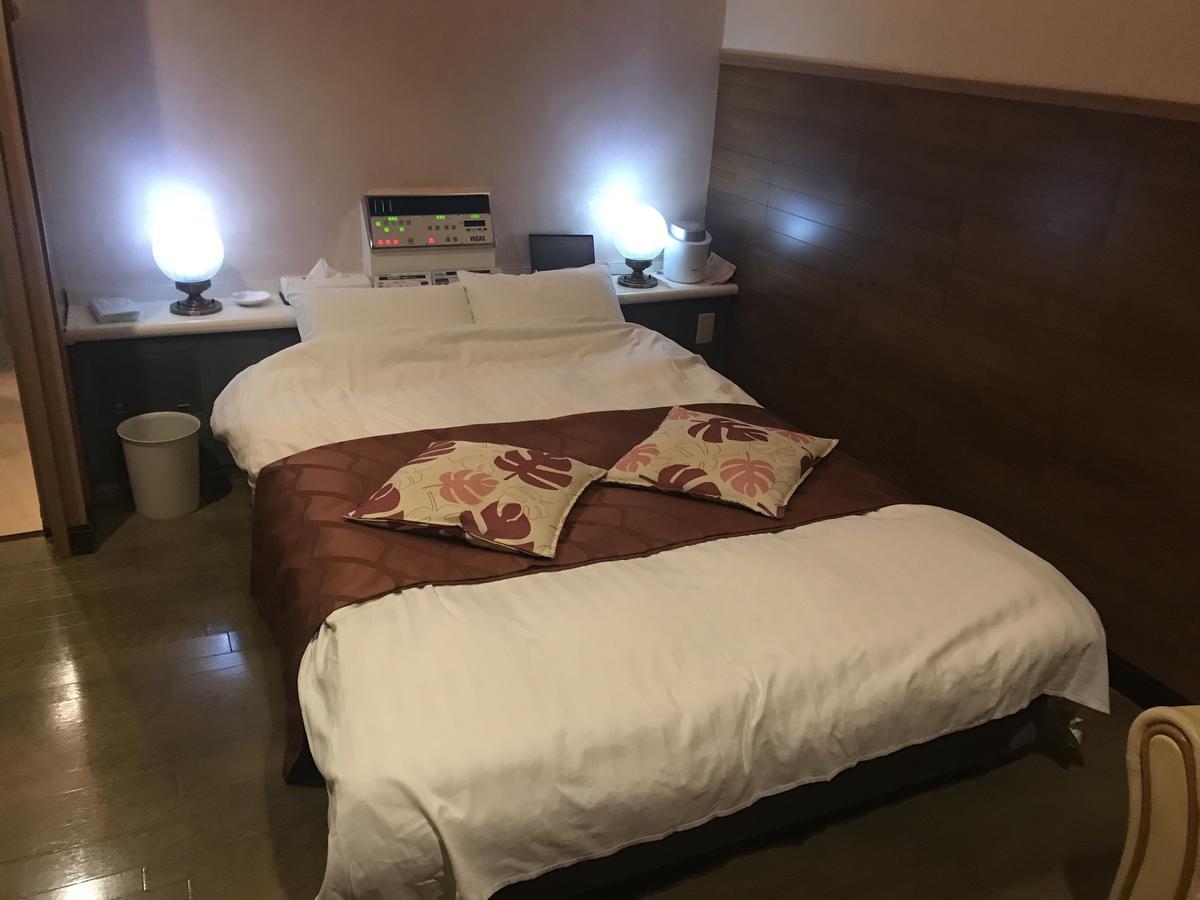 Hotel Vegas (Adults Only) Sapporo Bagian luar foto