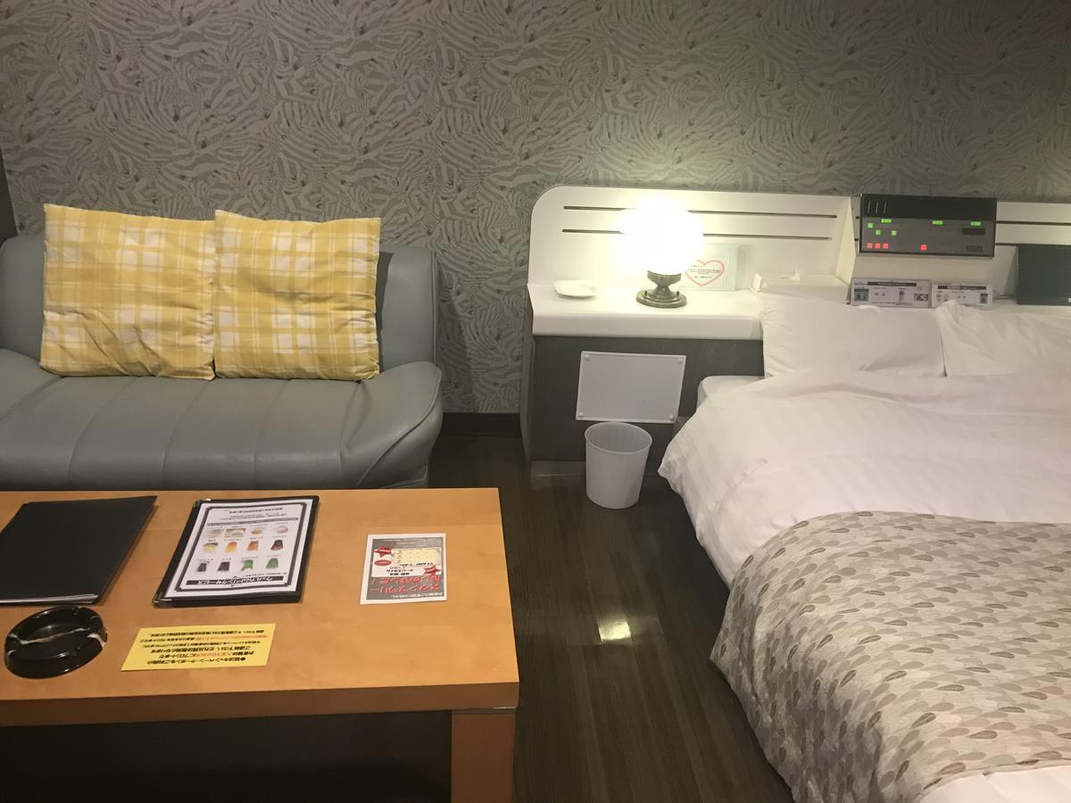 Hotel Vegas (Adults Only) Sapporo Bagian luar foto