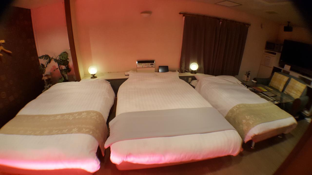 Hotel Vegas (Adults Only) Sapporo Bagian luar foto