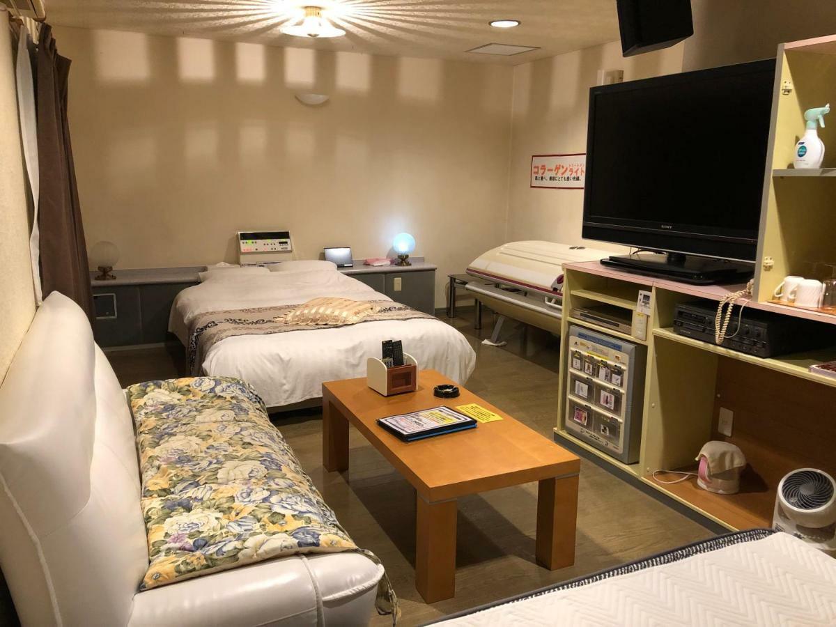 Hotel Vegas (Adults Only) Sapporo Bagian luar foto